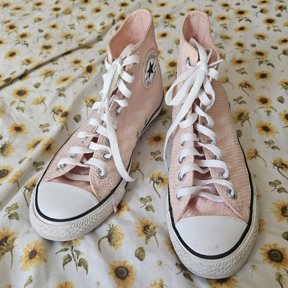 Converse All Star High-Tops in Soft Pink - Picture 3 of 4
